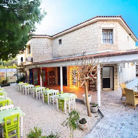 Kekik Alaçatı Mayko Otel 2*