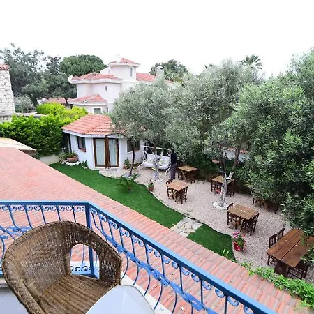Kekik Alaçatı Mayko Otel 2*