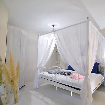 Kekik Alaçatı Mayko Otel