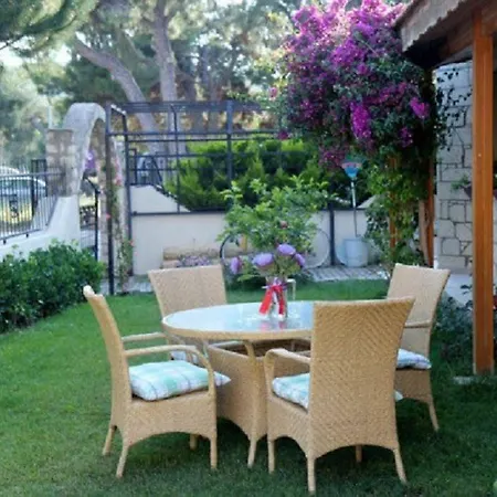 Kekik Alaçatı Mayko Otel