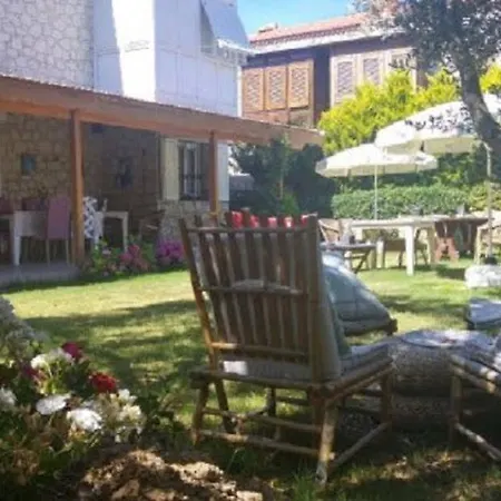 Kekik Alaçatı Mayko Otel 2*