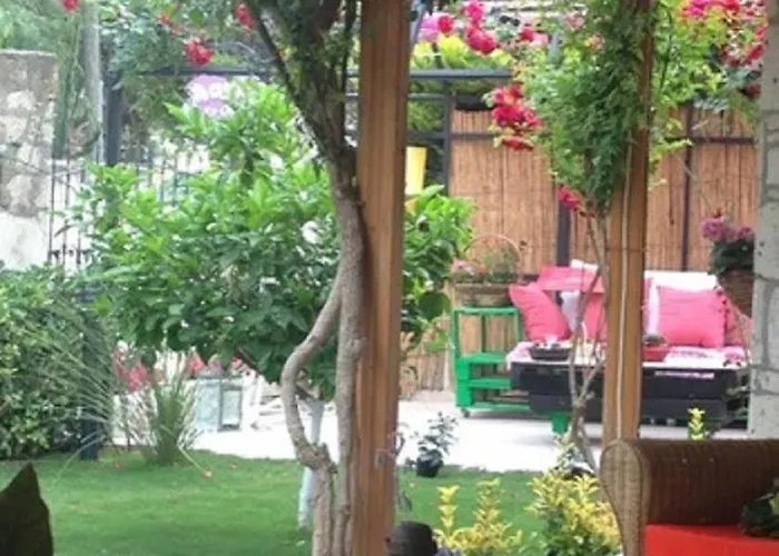 Kekik Alacati Mayko Hotel 2*